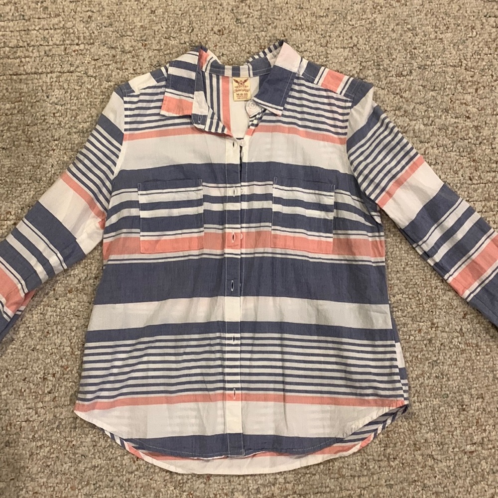 Light Weight Button Up